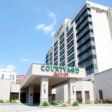 Courtyard Waterbury Downtown Hotel Bagian luar foto