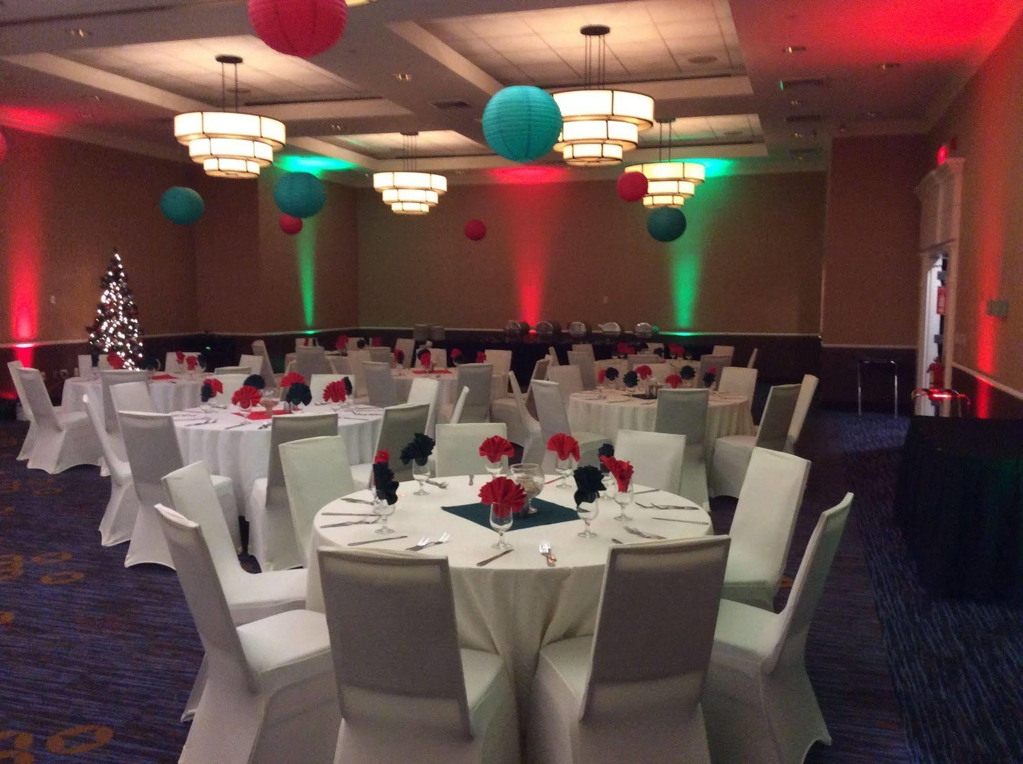 Courtyard Waterbury Downtown Hotel Bagian luar foto