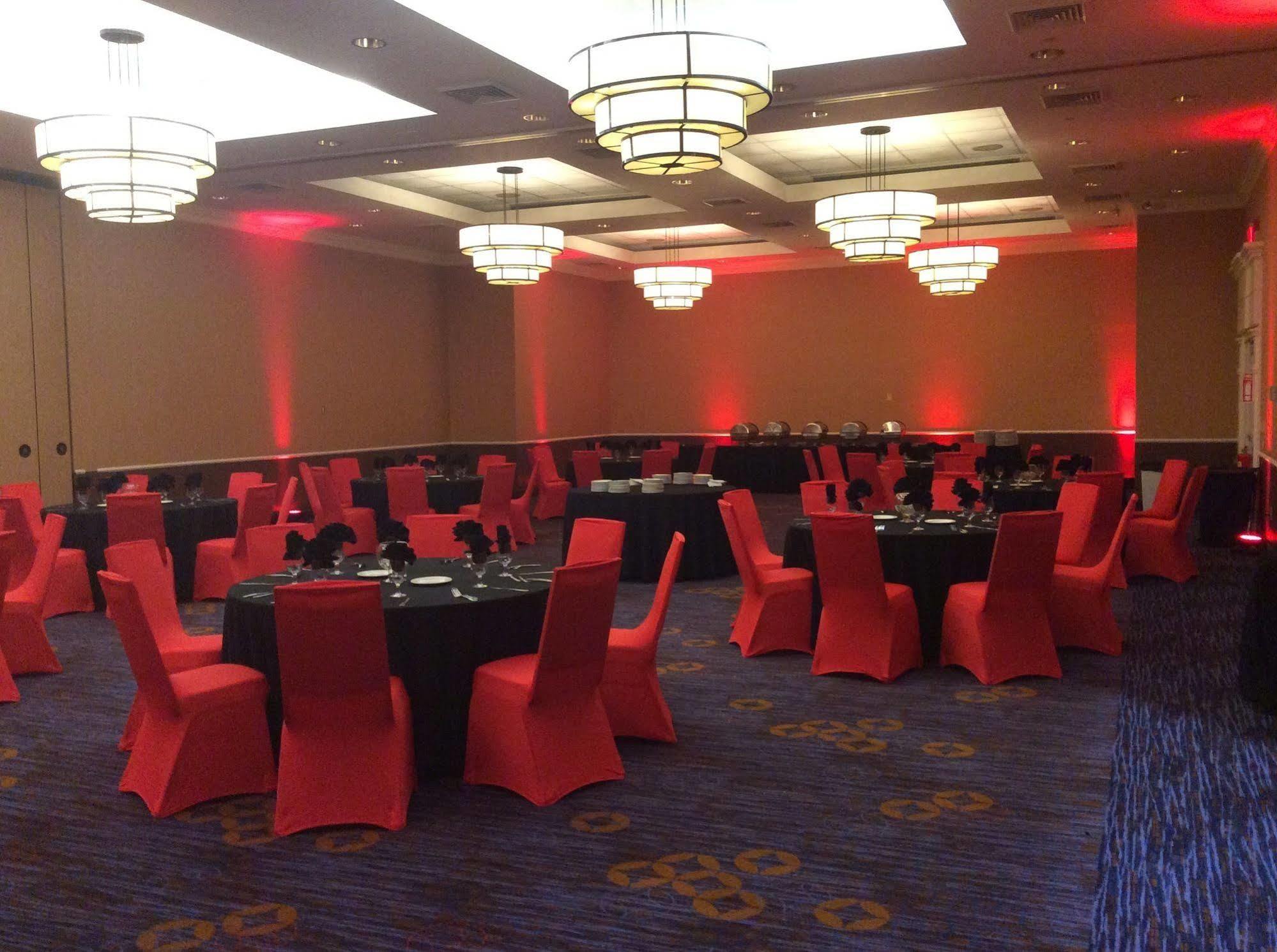 Courtyard Waterbury Downtown Hotel Bagian luar foto